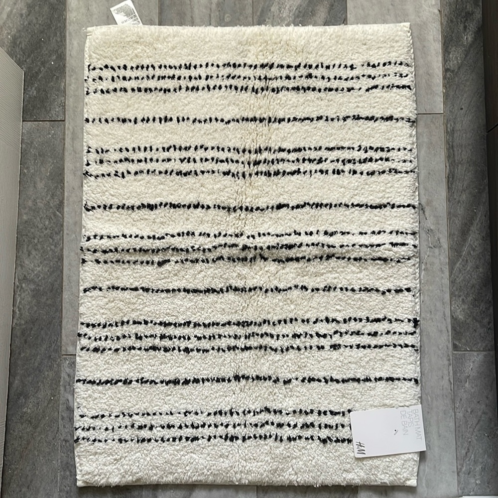H&M bath mat